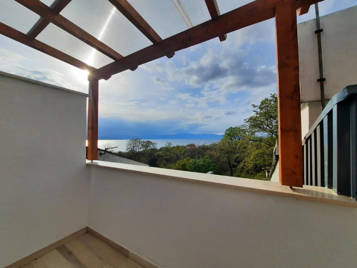 Njivice, Otok Krk, Apartman Dora Экстерьер фото